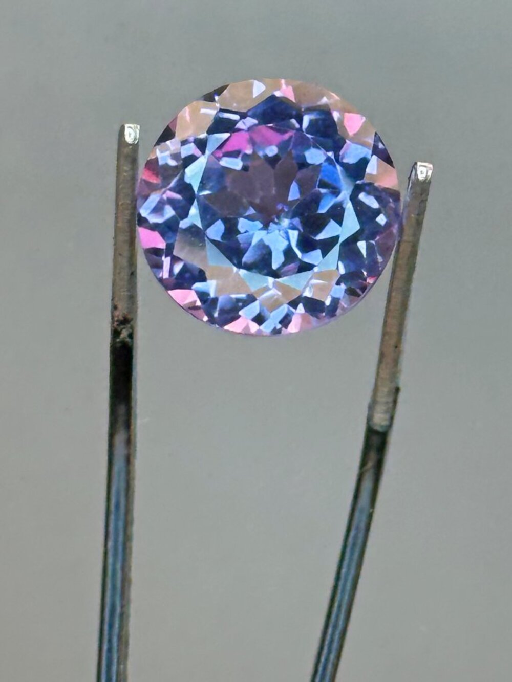 DAZZLING Certified Color Changing Sapphire